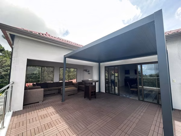 SE VENDE ACOGEDORA CASA DE MONTAÑA EN ALTOS DEL MARIA CON VISTA