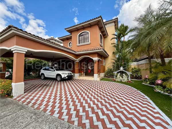 House for sale in Costa Sur OF26-5332