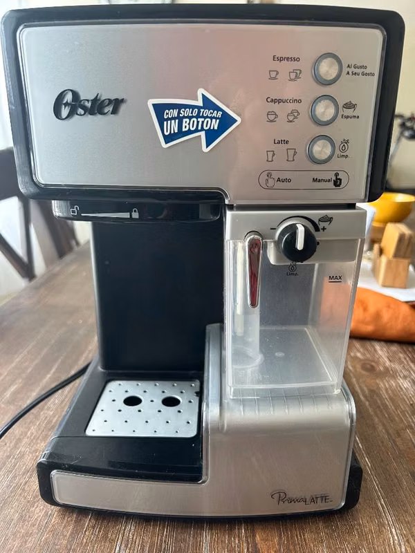 Vendo cafetera Oster Prima LATTE como nueva