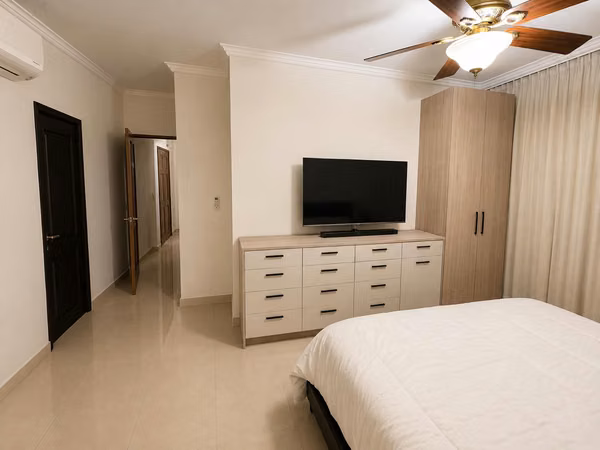 SE ALQUILA APARTAMENTO EN SAN FRANCISCO CON VISTAS PANORAMICAS