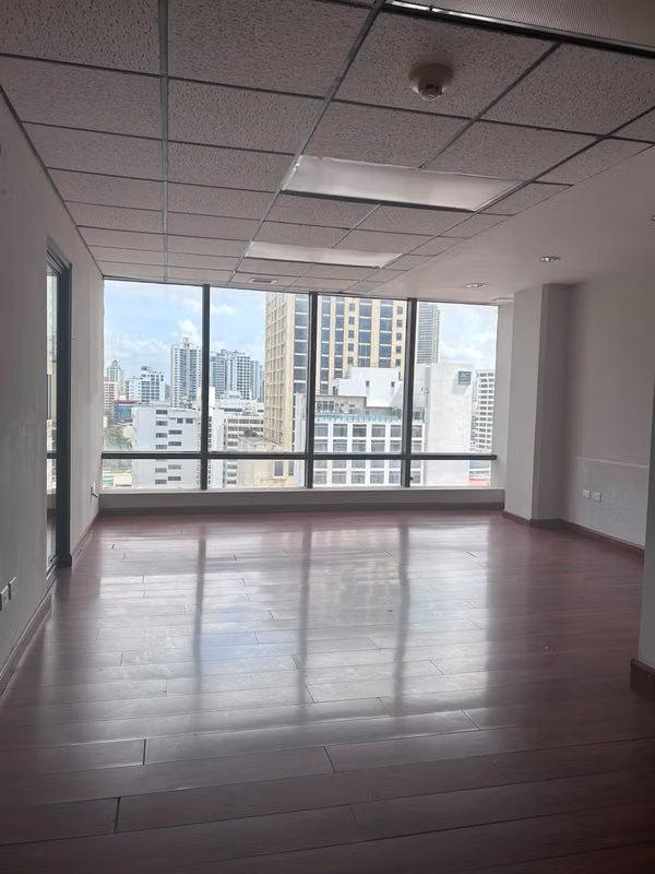 OFICINA DE 218 m² EN ÁREA BANCARIA | 5 ESTACIONAMIENTOS