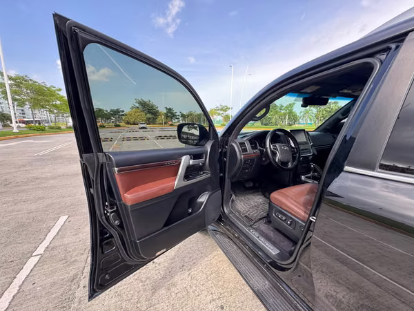 2018 TOYOTA LAND CRUISER VX