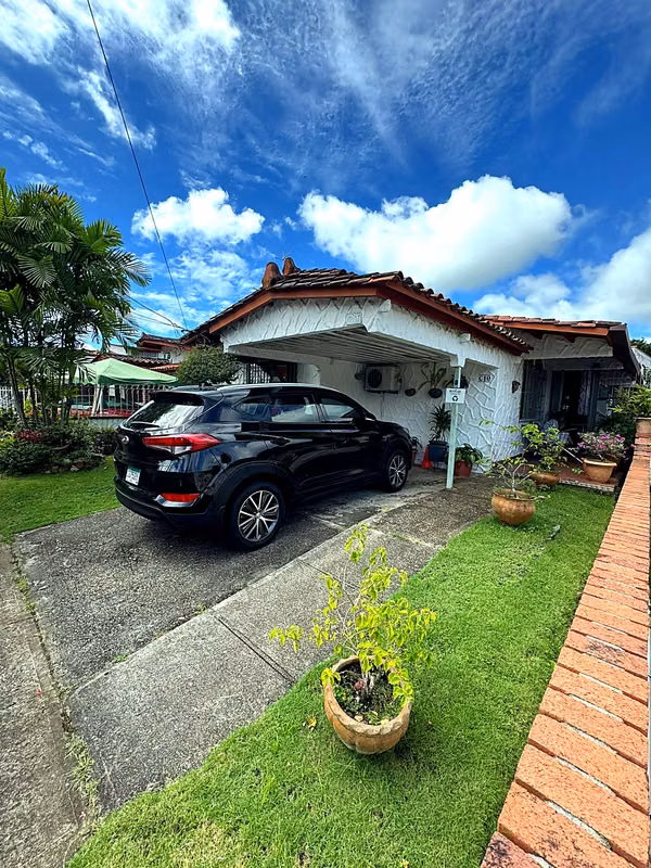 Beautiful House in Villas de Las Fuentes! 3 Bed + Den, Terrace and Garden