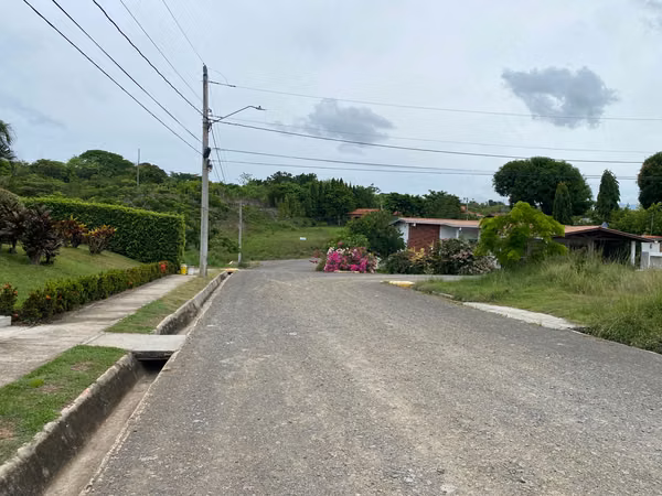 Build Your Dream Getaway in El Valle de Antón!