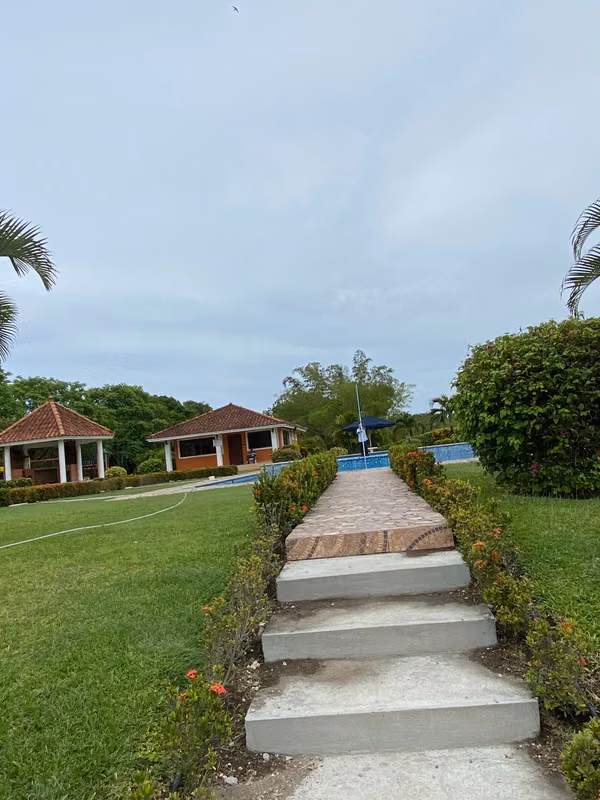 Build Your Dream Getaway in El Valle de Antón!