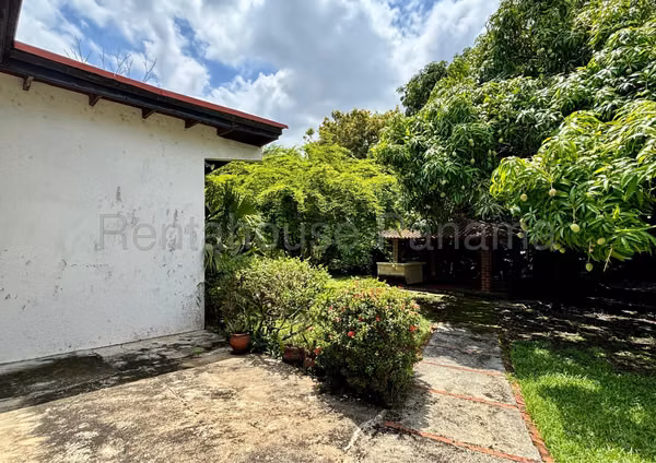 LAND FOR SALE IN ALTOS DEL GOLF HQ
