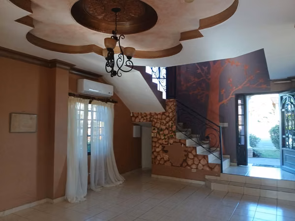 Se vende hermosa casa de 2 plantas en la mejor zona de David Terronal