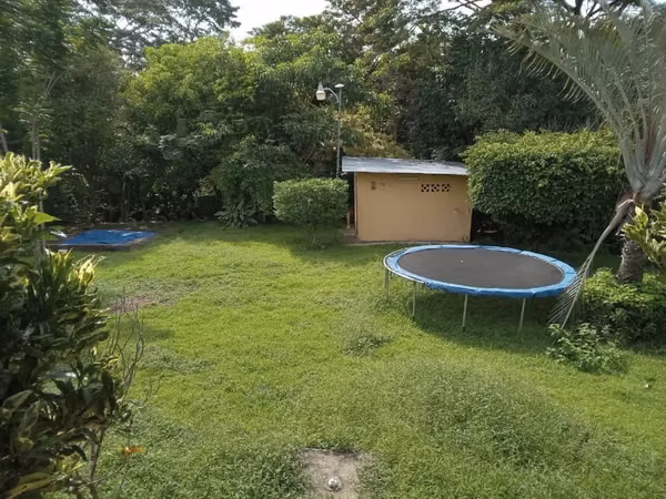 Se vende hermosa casa de 2 plantas en la mejor zona de David Terronal