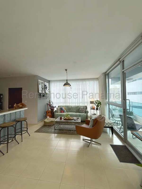 Apartment for sale on Avenida Balboa OF26-8559