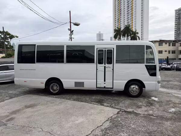 Nissan civilian 2017