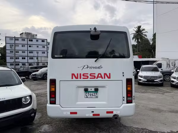 Nissan civilian 2017