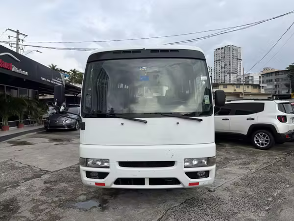 Nissan civilian 2017