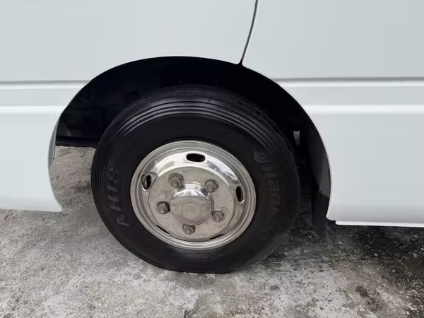 Nissan civilian 2017