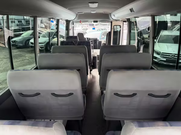 Nissan civilian 2017