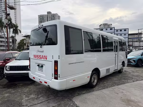 Nissan civilian 2017