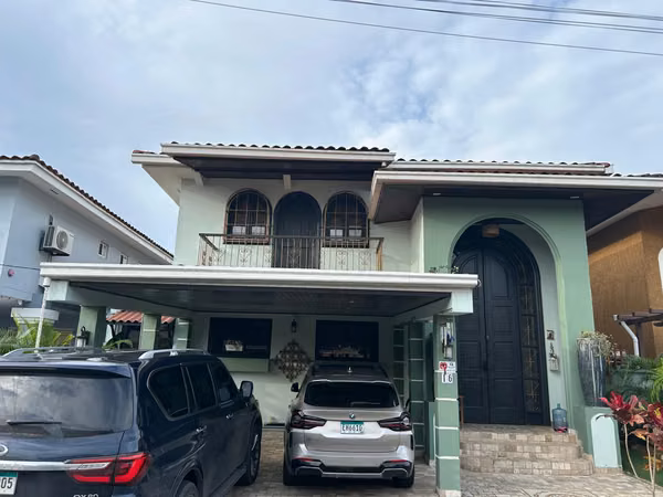 REMATO CASA en Residencial Villas del Golf