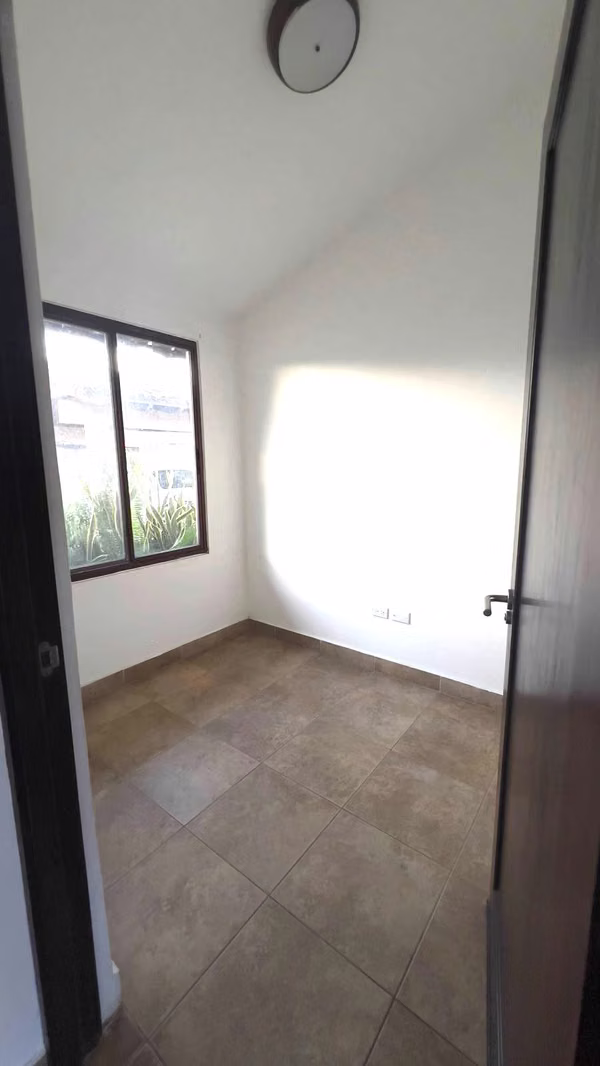 Casa Esquinera en Venta en Chitré – Residencial Cubita | 3 Recámaras con Baños | $365,000