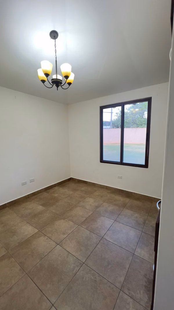 Casa Esquinera en Venta en Chitré – Residencial Cubita | 3 Recámaras con Baños | $365,000