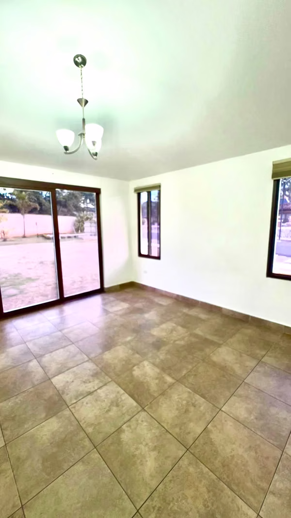 Casa Esquinera en Venta en Chitré – Residencial Cubita | 3 Recámaras con Baños | $365,000