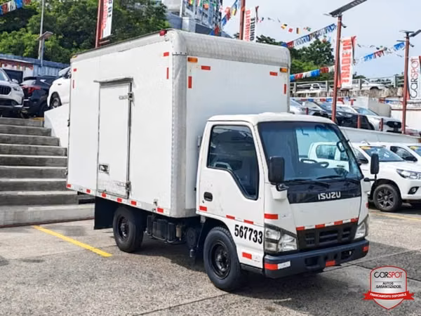 ISUZU QMR 2014