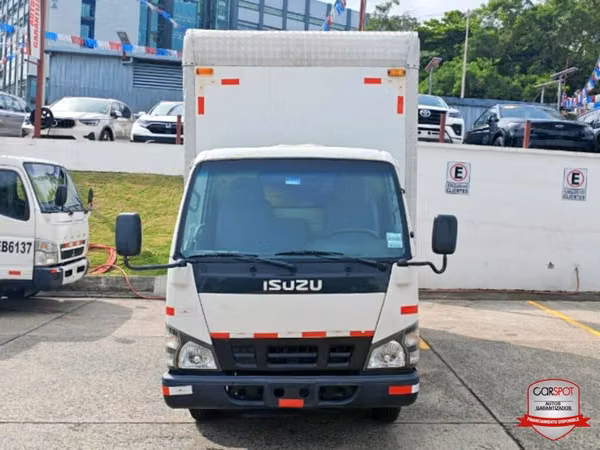 ISUZU QMR 2014