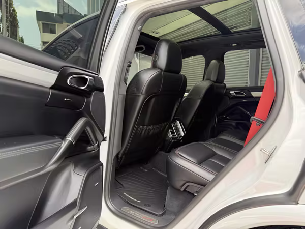 Porsche Cayenne GTS