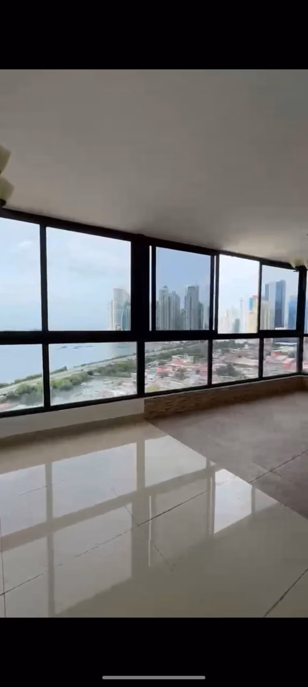 San Francisco | Dpto de 245m2 | Vista al mar | 3 habitaciones | CBE | 2 balcones