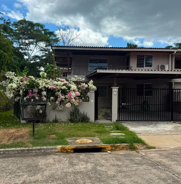 Spacious Home for Rent in Los Ríos – Surrounded by Nature, Prime Location
