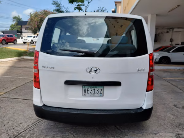 HYUNDAI H1 2014 AUTOMATICO BUSITO