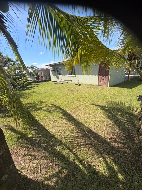 Sale of Unifamily Corner House in PH Brisas del Lago