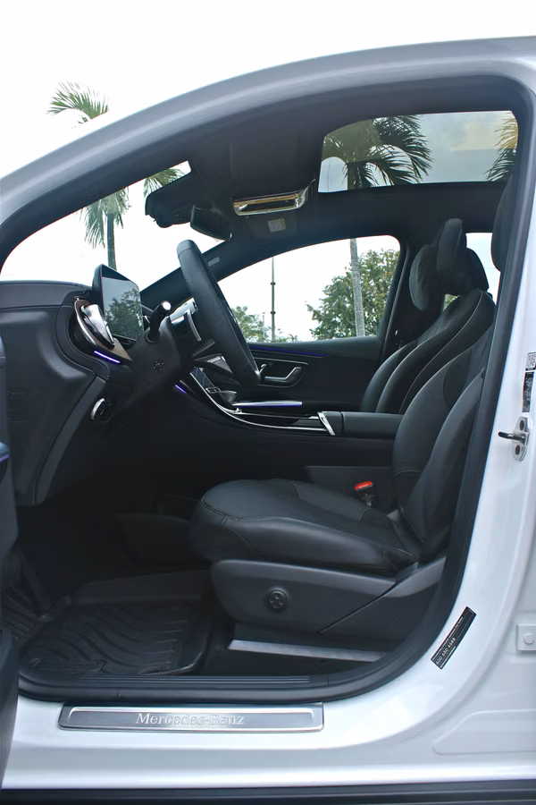 Mercedes-Benz EQE SUV 500 4MATIC Luxury Edition 2024 – ¡Como Nueva! (Unidad Test Drive)