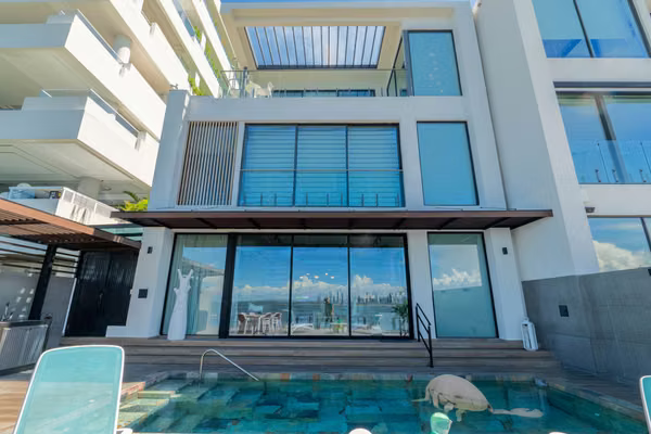 Selling Villa in Ocean Reef Islands