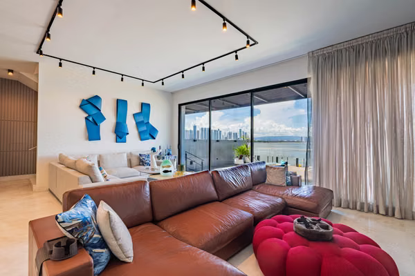 Selling Villa in Ocean Reef Islands