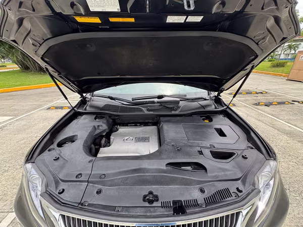 2013 LEXUS RX450 H 49,000 KILOMETROS