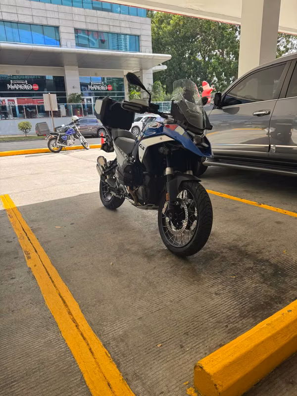 Moto BMW r1300 GS 2024