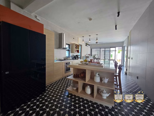 Luxury house for sale - Barrio Alto  AlTos de Panamá