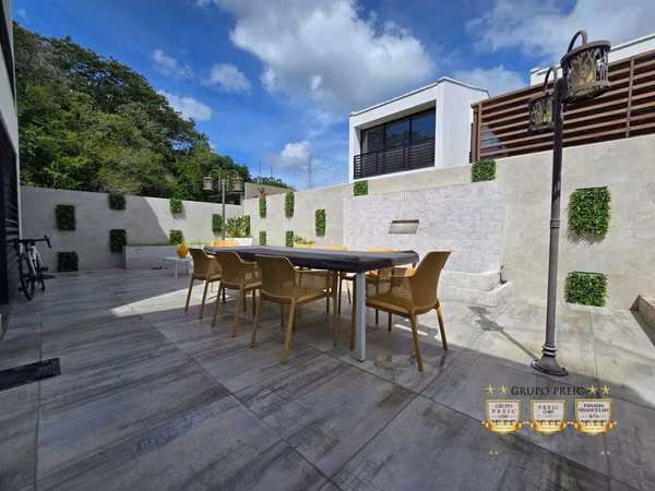 Luxury house for sale - Barrio Alto  AlTos de Panamá
