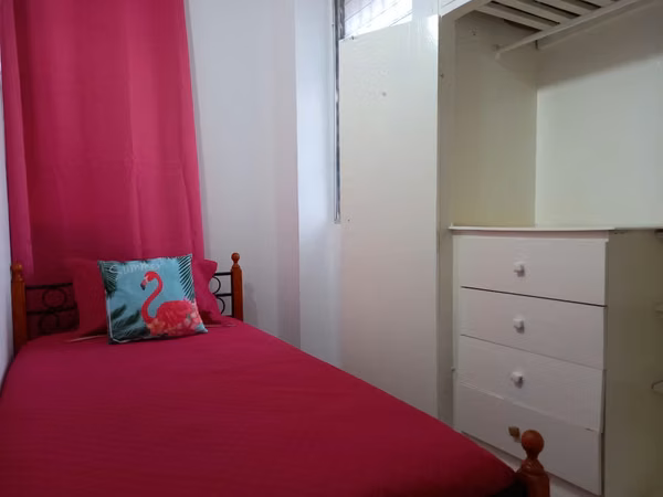 Fourth furnished near the subway of the wits and the Golden