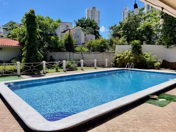 Sale of House in Altos del Golf LH