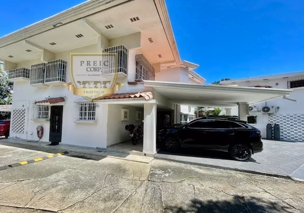 Sale of House in Altos del Golf LH