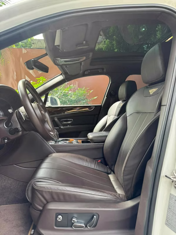 BENTLEY BENTAYGA 2020 $ A CONVENIR