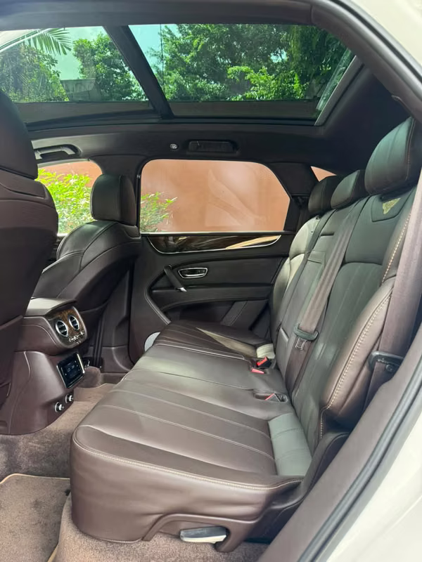 BENTLEY BENTAYGA 2020 $ A CONVENIR