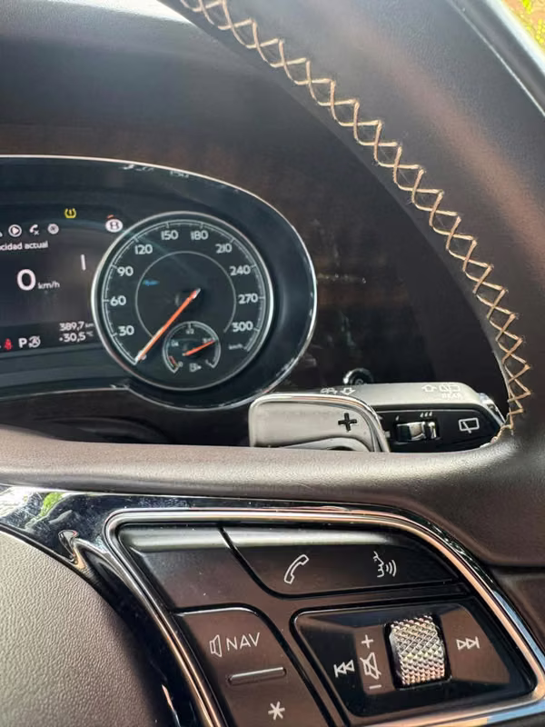 BENTLEY BENTAYGA 2020 $ A CONVENIR