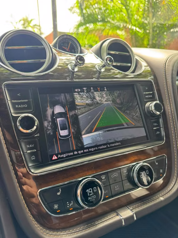 BENTLEY BENTAYGA 2020 $ A CONVENIR