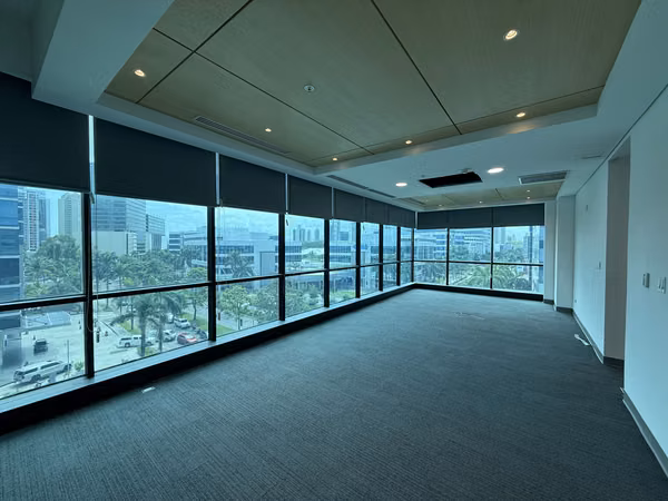 From 163mt2 Office in Costa del Este. PH GMT