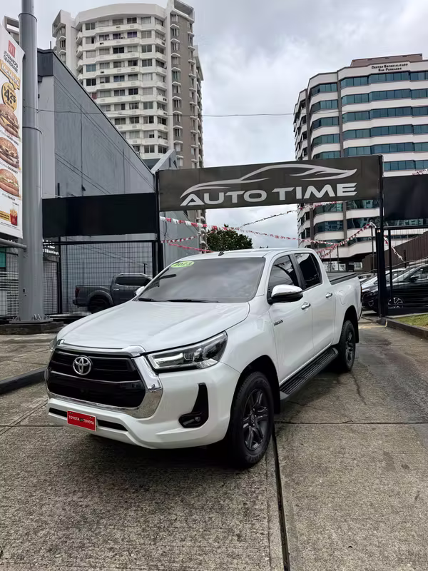 TOYOTA HILUX SRV 2023