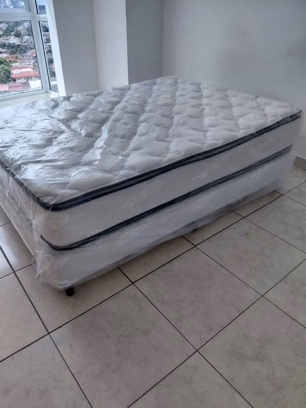 CAMA QUEEN 1 AÑO DE USO