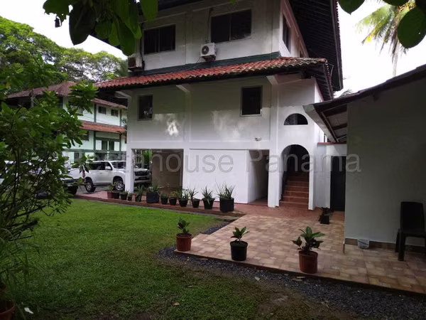 House for Sale in Colón YM