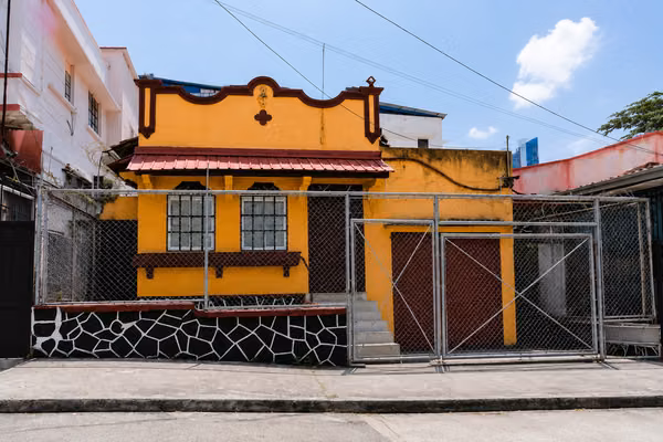 Rental of office space or business metro La Loteria