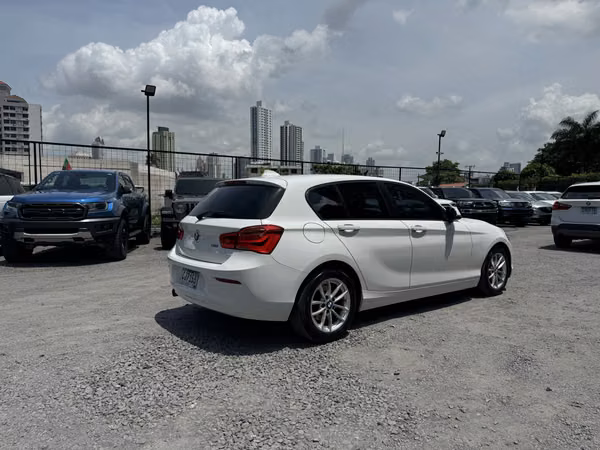 BMW 118I 2017